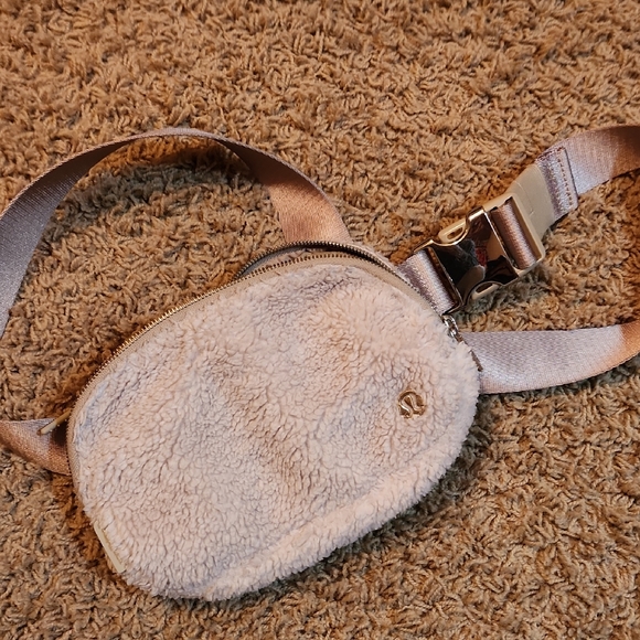 lululemon athletica Handbags - Lululemon Athletica Tan Sherpa Belt Bag